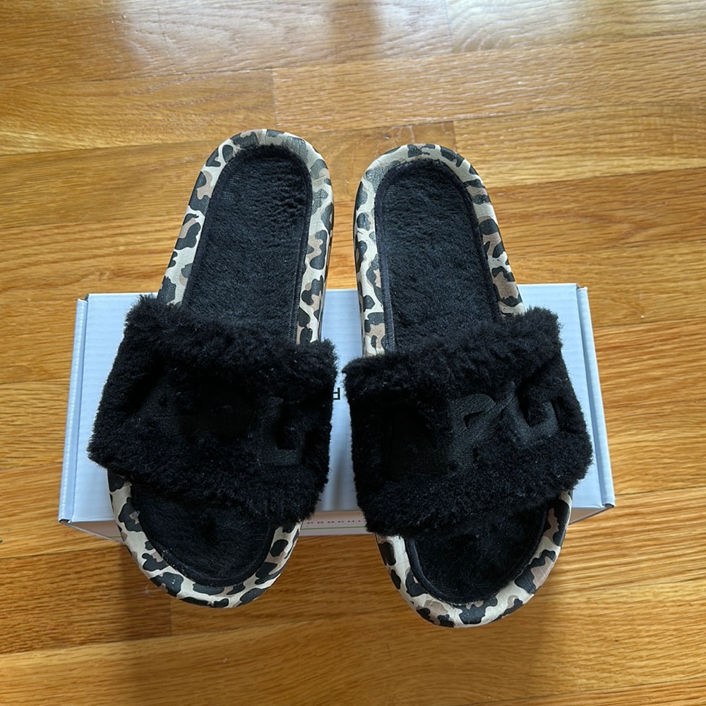 Apl Shearling Slide Size 8 - image 1
